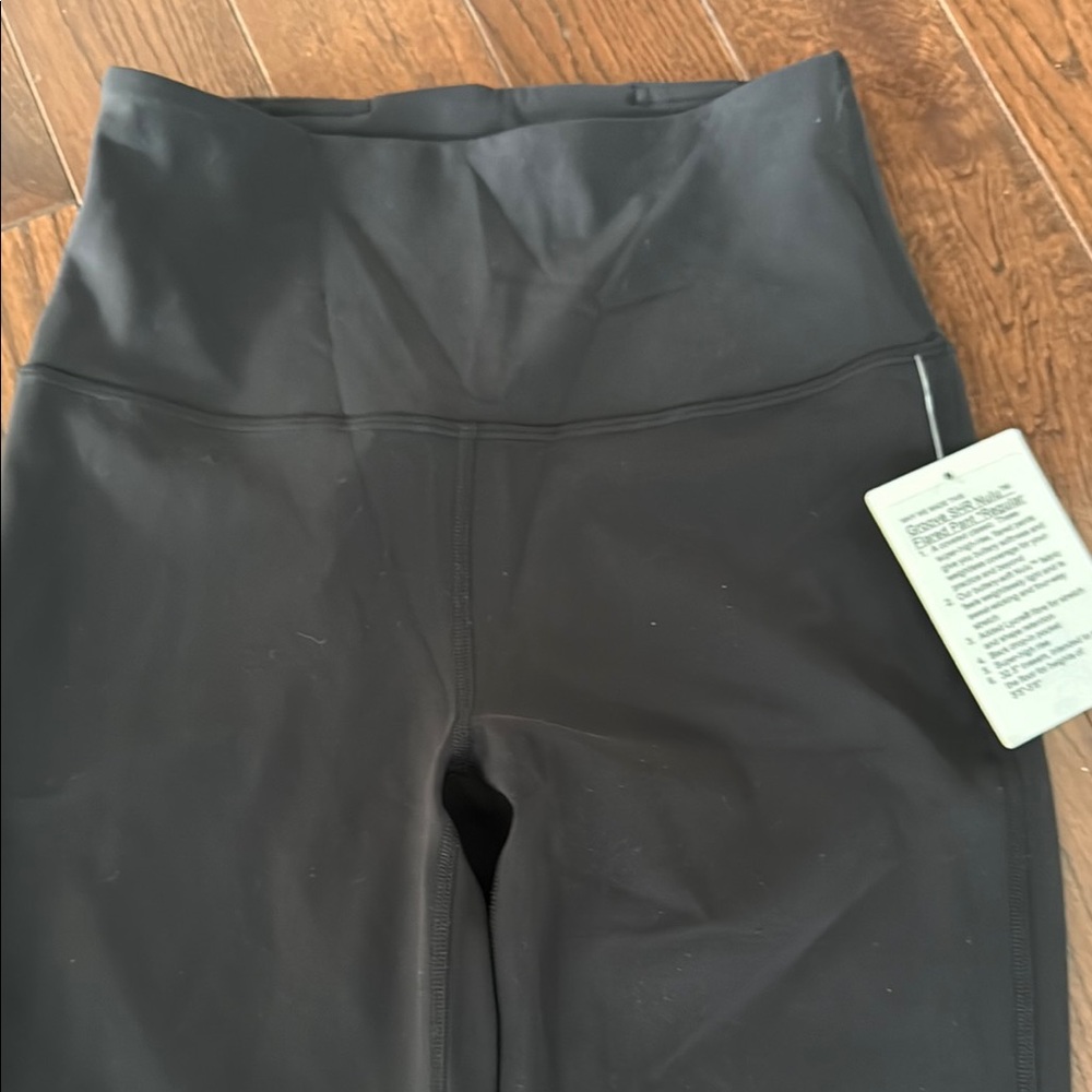 Lululemon Groove SHR NULU Flared pant regular size 4